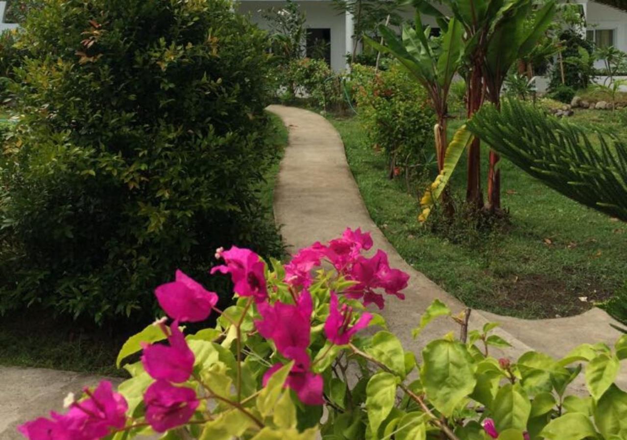 Sweetwater Resort Zamboanguita  Exterior photo