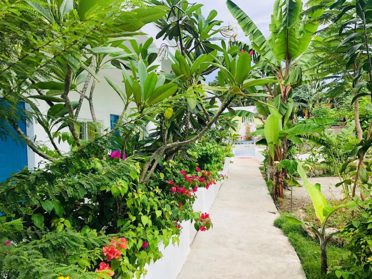 Sweetwater Resort Zamboanguita  Exterior photo